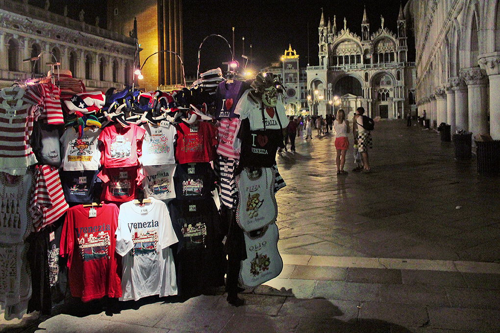 43 - Souvenir.jpg